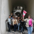 Con amigos viajeros bajando por el Barrio Pequeo haca el Nio Jess de Praga, fin del abril de 2014