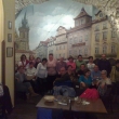 El 9 de diciembre de 2016 con el grupo simptico de Segovia continuando goznado su estancia en Praga en el tour conmigo por las 3 cerveceras tpicas (tour de la cerveza) en una de ellas que se encuentra en un stano de antigua Praga del siglo 13.